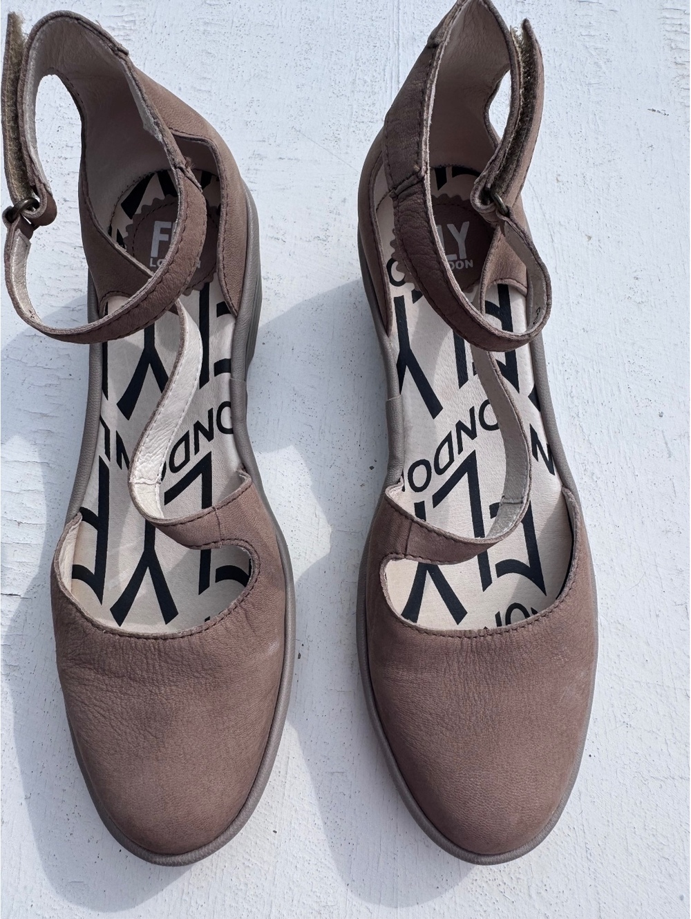 FLY London Cupido Mousse Leather Wedge Shoes EU 38 US 7.5-8 Taupe Mary Jane